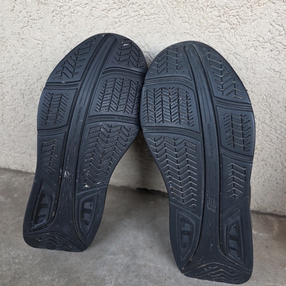 Size 7 - New Balance 928V3 Women’s Triple Black Walking Shoes WW928BK3 - Picture 7 of 8